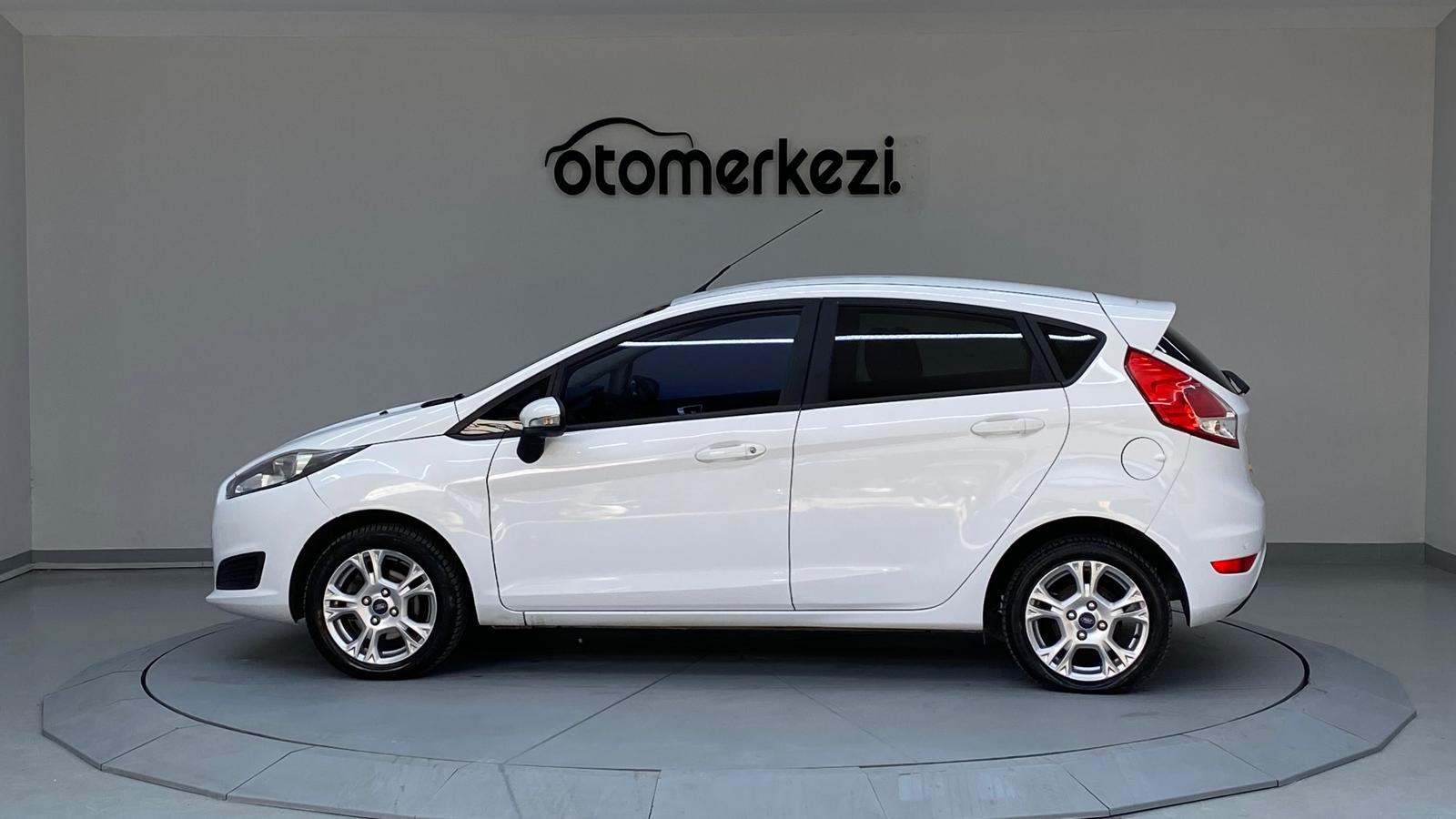 FORD FIESTA 22